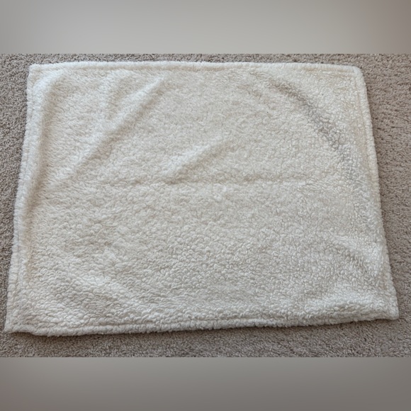 UGG Cream Sherpa standard pillow case - Picture 3 of 4